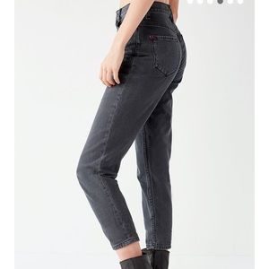 BDG MOM JEANS IN BLACK PRICE IS FIRM